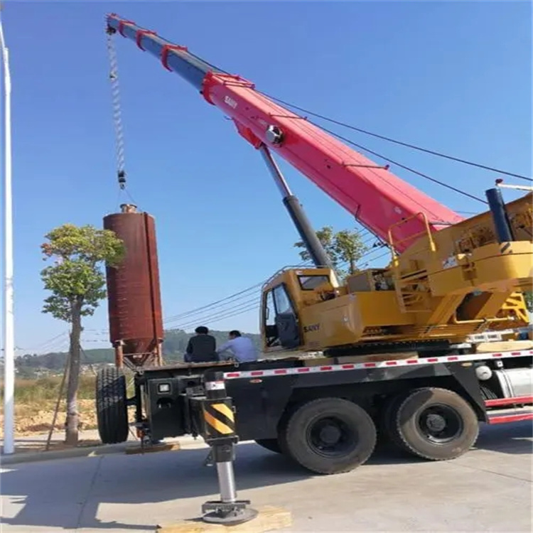 巴马80吨吊车出租多少钱